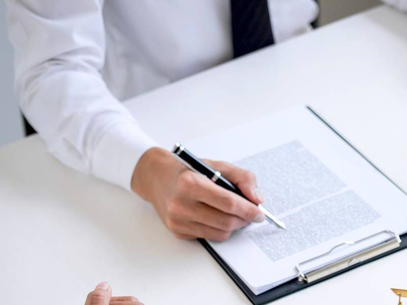 學(xué)生參觀博物館,打碎130萬元文物?北京律師網(wǎng)告訴你該如何賠償